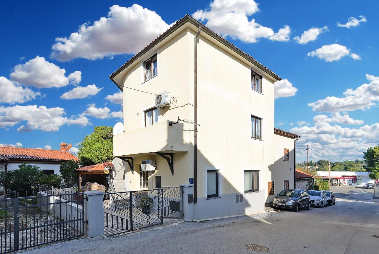 Apartments Jadranka 1279 Pomer Buitenkant foto