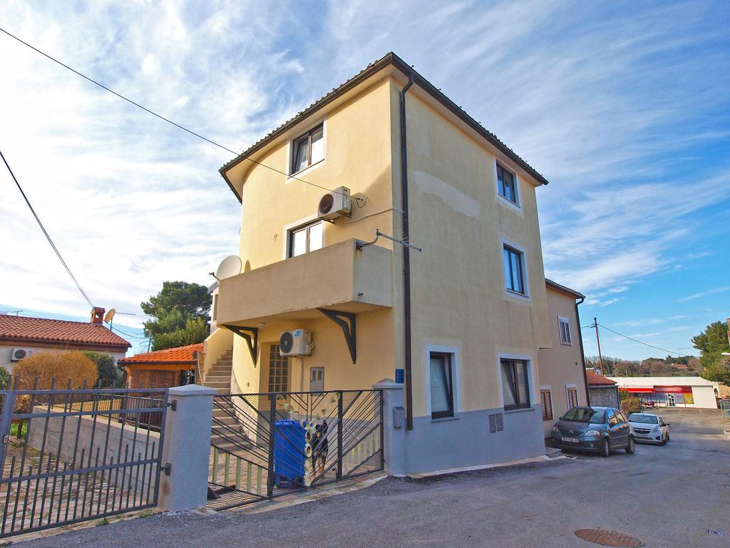Apartments Jadranka 1279 Pomer Buitenkant foto